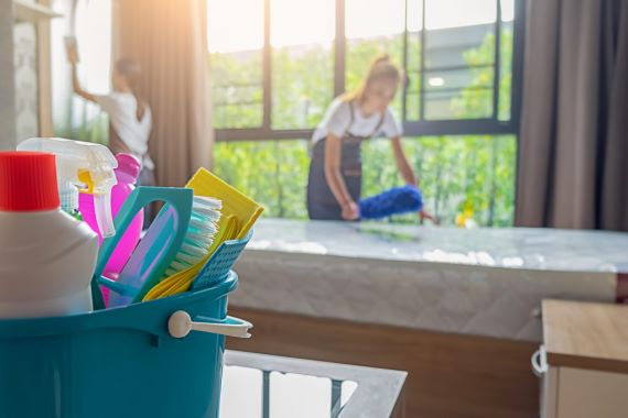 COMMERCIAL CLEANING 