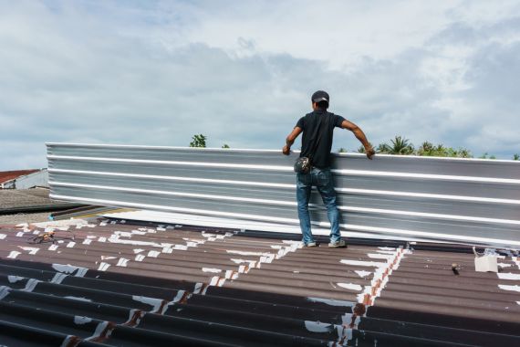 ROOFING CONTRACTORS